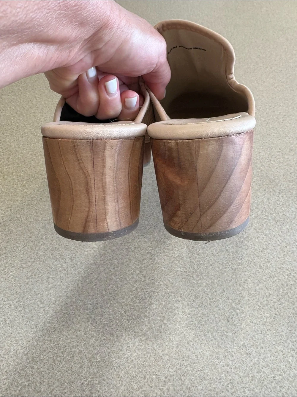 Dolce Vita Closen Tan Textured Clogs - Picture 5 of 7